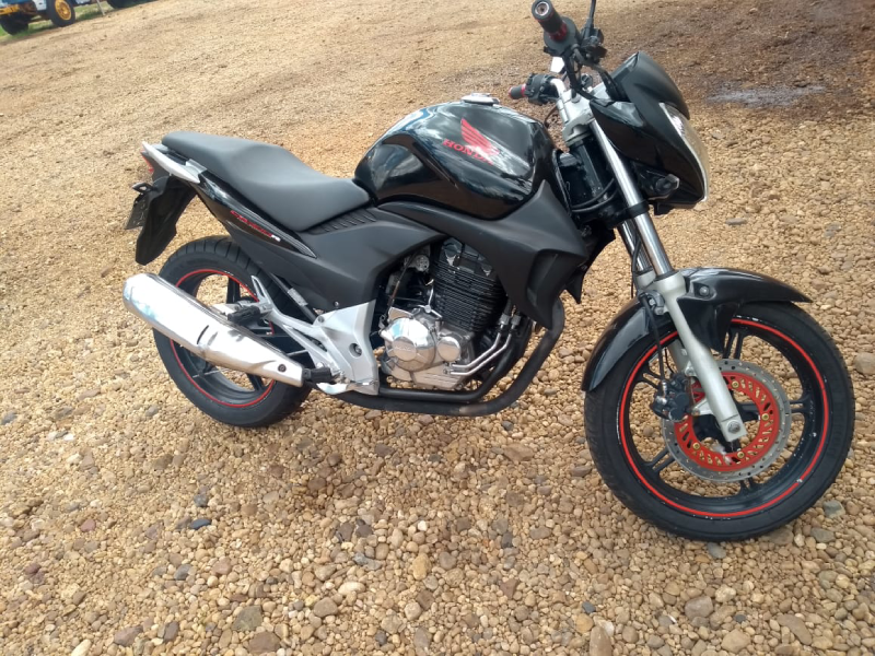 HONDA CB 300r PRETA ANO  11/11