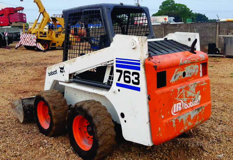 MINI-CARREGADEIRA BOBCAT 763